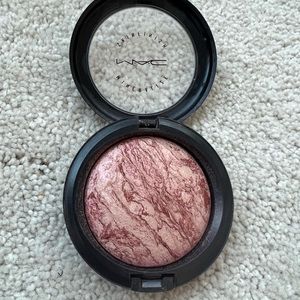 MAC Cosmetics Mineralize Skinfinish in "Petticoat" - gently used